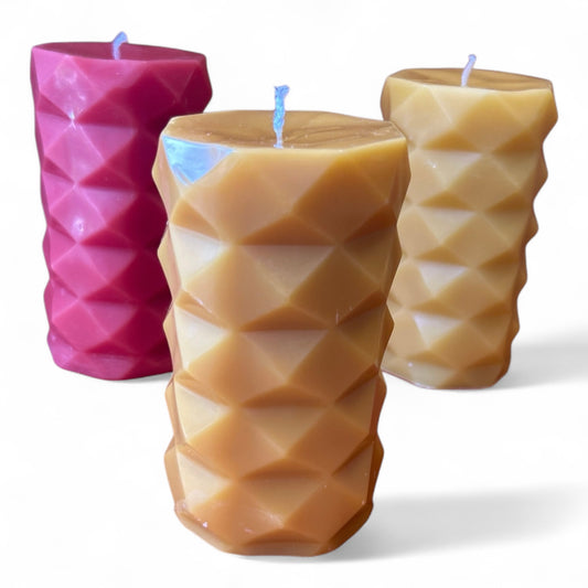 Große moderne geometrische Kerze aus Bienenwachs