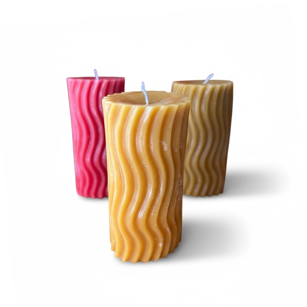 Große gewellte Kerze