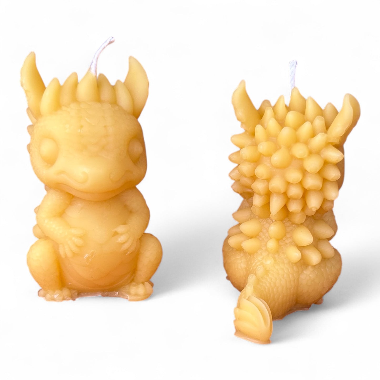 Kleiner süßer Drache als Bienenwachskerze