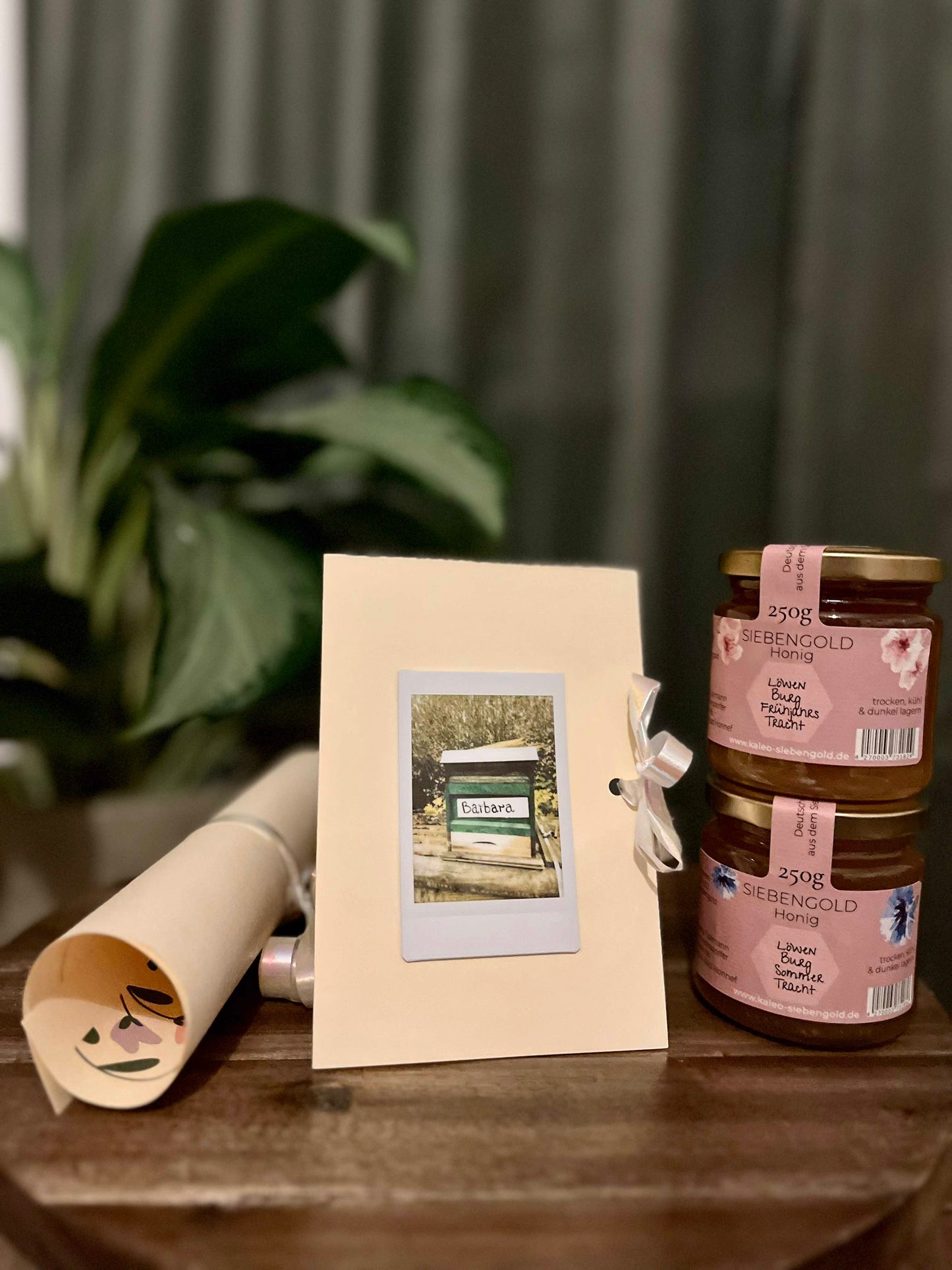 Bienenpatenschaft_Siebengebirge_honig_loewenburg_kloster_heisterbach_Imkerei-KALEOsiebengold_regional_westerwald_wied_250g_sommertracht_fruehtracht_500g_naturschutz