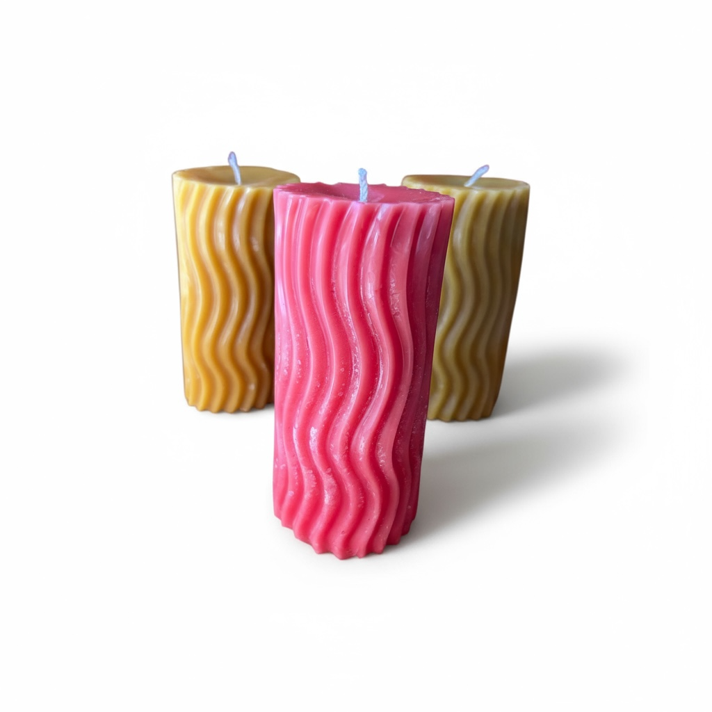 Große gewellte Kerze