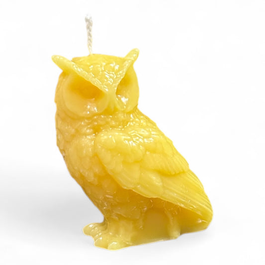 Eule seitlich sitzend als Bienenwachskerze
